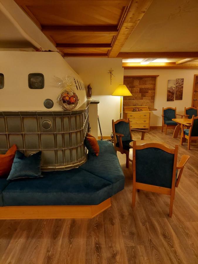 Hotel Alpina Pinzolo Kültér fotó