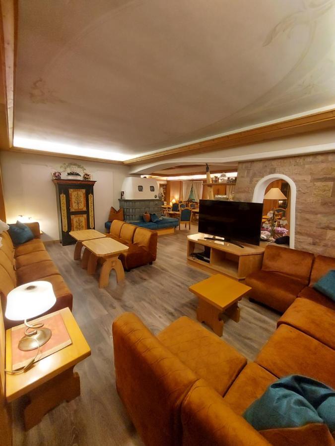 Hotel Alpina Pinzolo Kültér fotó