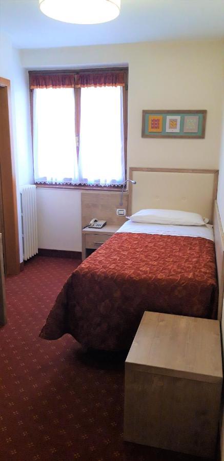 Hotel Alpina Pinzolo Kültér fotó
